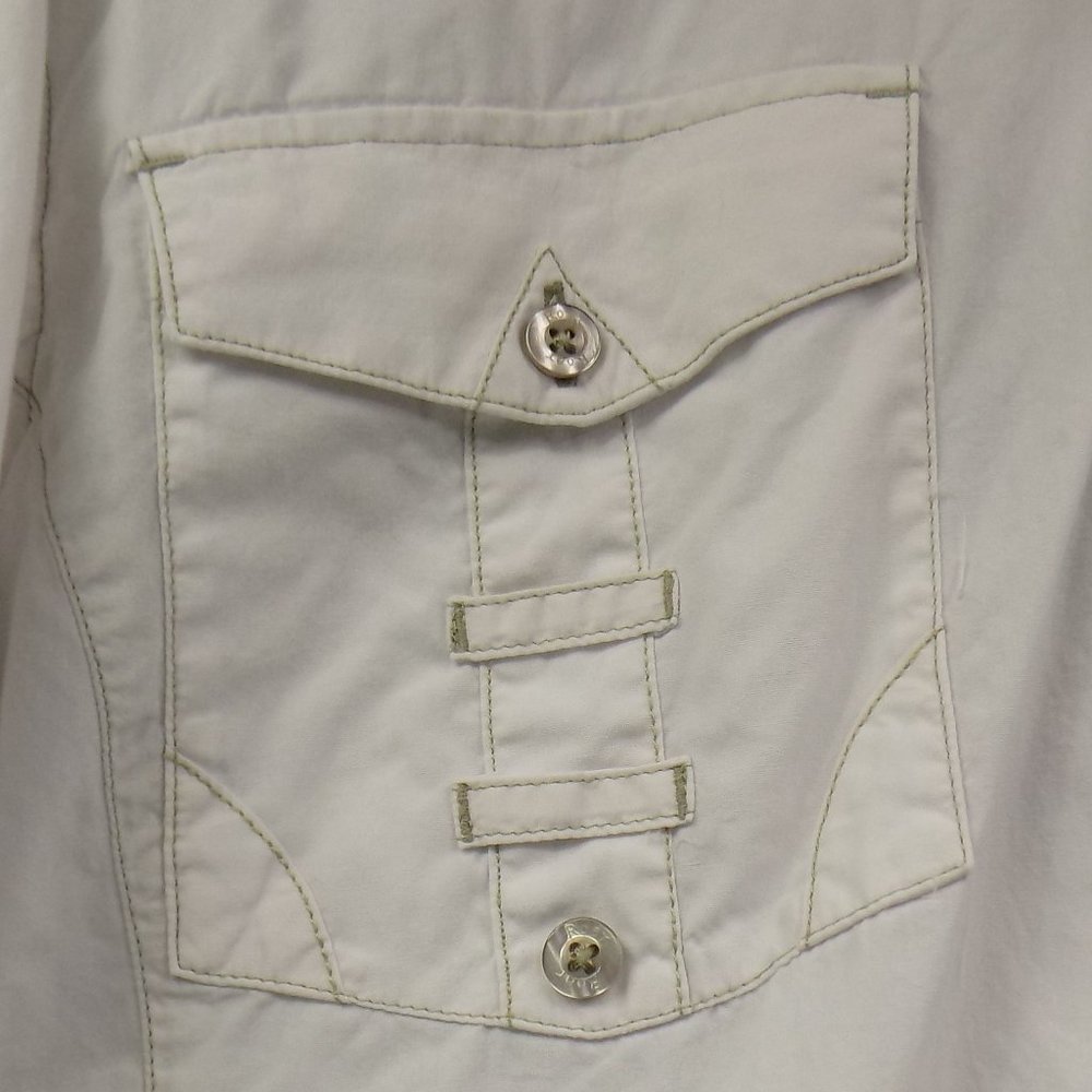 Roar Men's Embroidered Crest Design Button Front Collared Shirt Size Small - Picture 4 of 11
